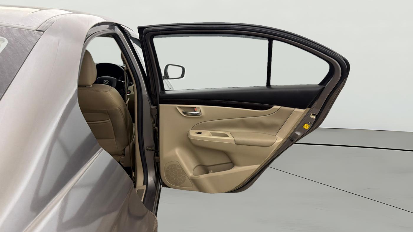 2015 Maruti Ciaz ZXI+, Petrol, Manual, 49,798 km, RHS Rear Door
