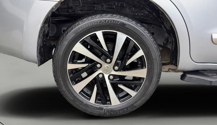 2022 Toyota Innova Crysta 2.7 ZX AT 7 STR, Petrol, Automatic, 43,783 km, Right Rear Wheel