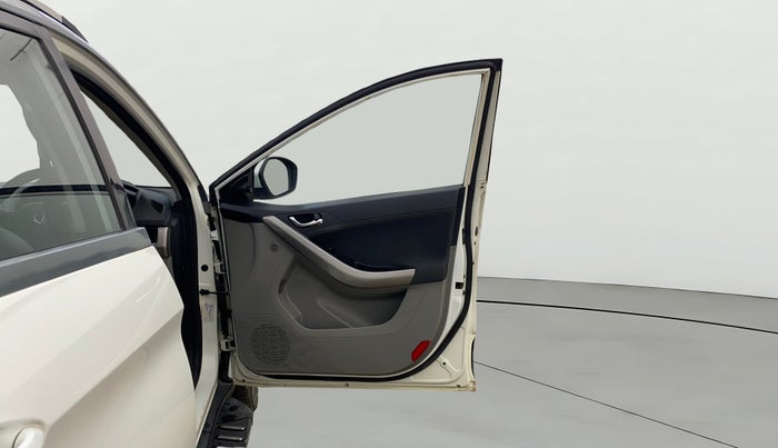 2019 Tata NEXON XZA PLUS PETROL, Petrol, Automatic, 99,614 km, RHS Front Door