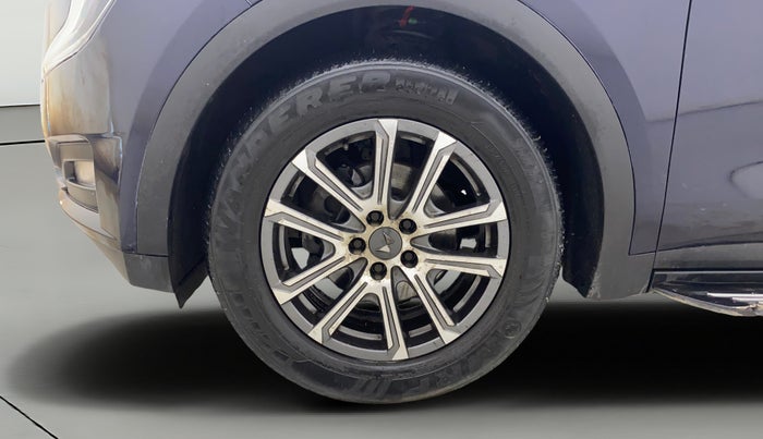 2023 Mahindra XUV700 AX 7 D AT 7 STR, Diesel, Automatic, 87,623 km, Left Front Wheel