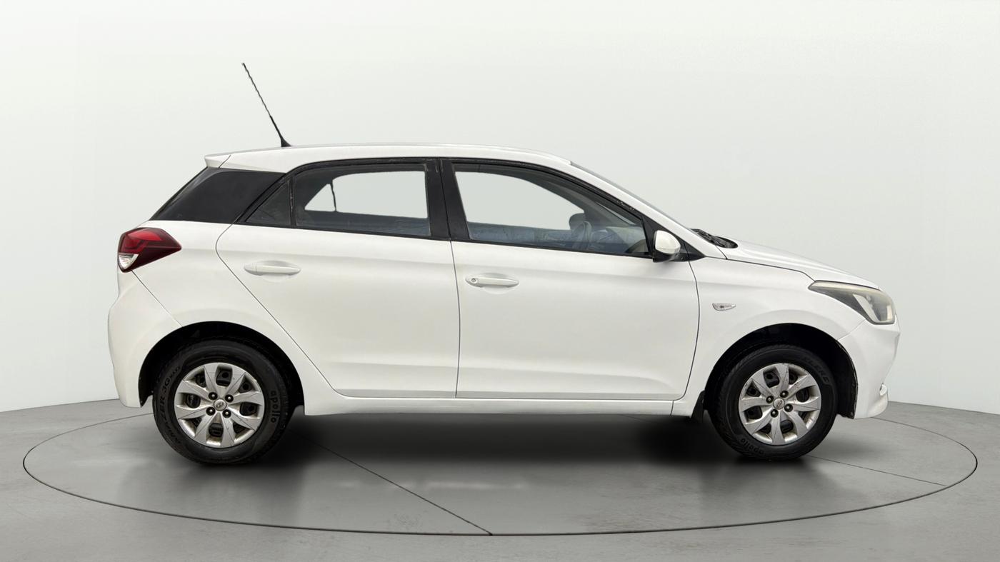 2015 Hyundai Elite i20 MAGNA 1.2, Petrol, Manual, 48,802 km, Right Side View