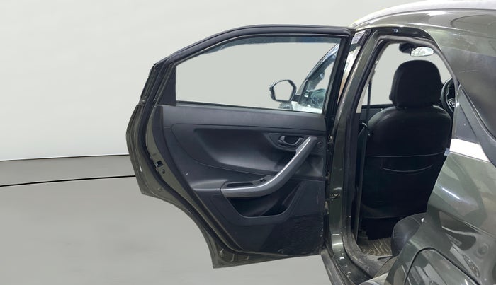 2022 Tata NEXON XM SUNROOF PETROL, CNG, Manual, 29,802 km, LHS Rear Door