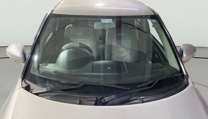 2013 Maruti Swift VXI, Petrol, Manual, 1,06,648 km, Front Windshield
