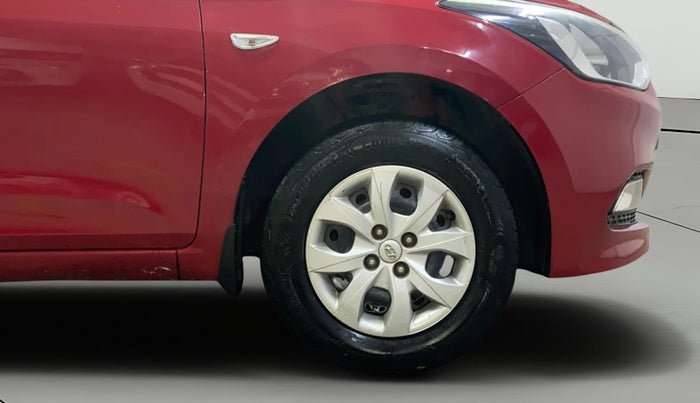 2017 Hyundai Elite i20 MAGNA EXECUTIVE 1.2, Petrol, Manual, 88,067 km, Right Front Wheel