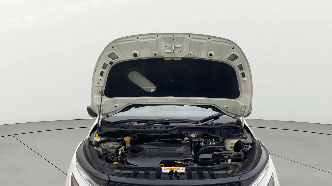 2024 Tata ALTROZ  XZ PLUS (S) , Diesel, Manual, 29,349 km, Open Bonet