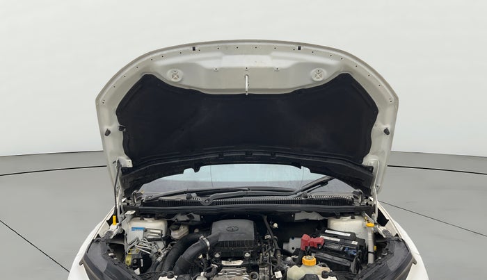 2023 Tata NEXON FEARLESS DUAL TONE 1.2 PETROL, Petrol, Manual, 5,562 km, Open Bonet