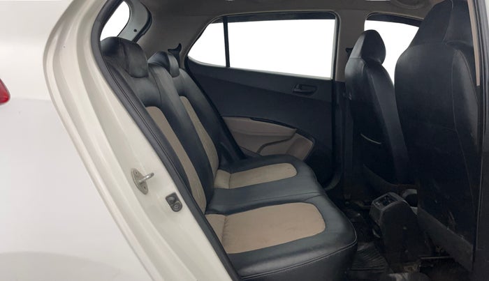 2015 Hyundai Grand i10 MAGNA 1.2 KAPPA VTVT, Petrol, Manual, 15,790 km, Right Side Rear Door Cabin