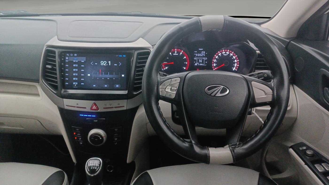 2021 Mahindra XUV300 W6 1.2 PETROL, Petrol, Manual, 51,283 km, Steering Wheel Close Up