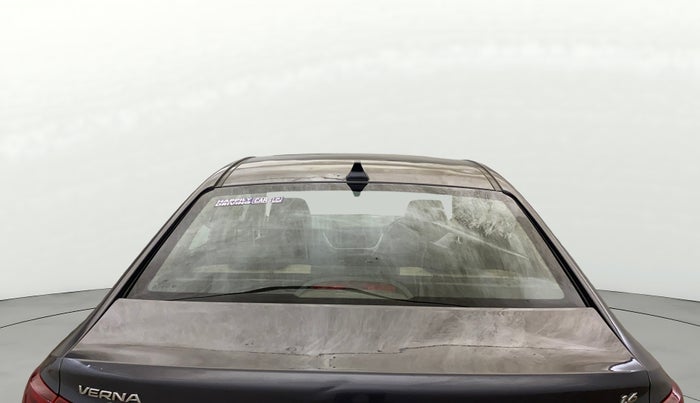 2017 Hyundai Verna 1.6 VTVT SX (O) AT, Petrol, Automatic, 54,686 km, Rear Windshield
