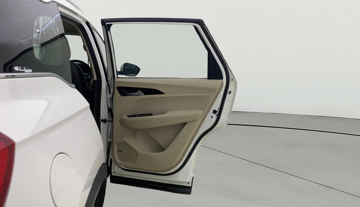 2021 MG HECTOR SHARP 1.5 PETROL CVT, Petrol, Automatic, 1,35,187 km, RHS Rear Door