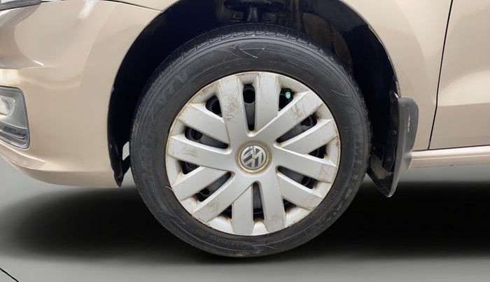 2016 Volkswagen Vento COMFORTLINE 1.6, Petrol, Manual, 57,055 km, Left Front Wheel