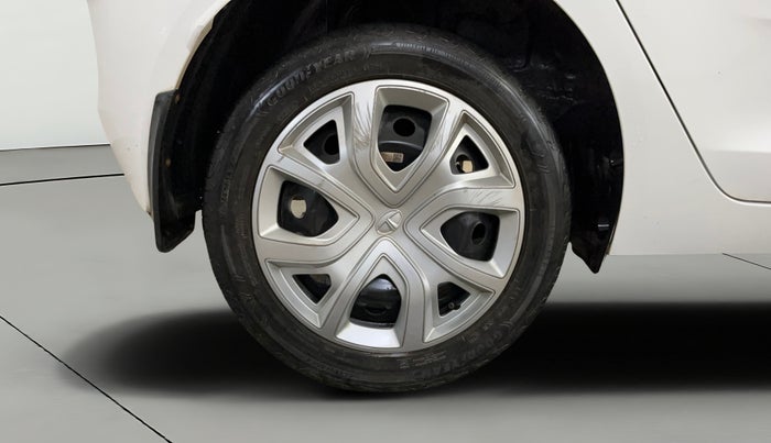 2022 Tata ALTROZ XM PLUS PETROL, Petrol, Manual, 32,439 km, Right Rear Wheel