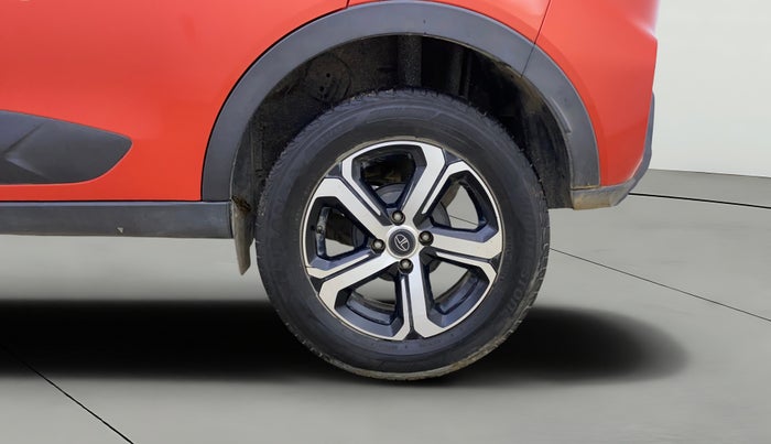 2022 Tata NEXON XZ PLUS SUNROOF DIESEL DUAL TONE, Diesel, Manual, 44,739 km, Left Rear Wheel