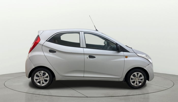 2017 Hyundai Eon MAGNA +, Petrol, Manual, 83,187 km, Right Side View