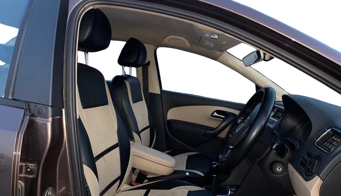 2017 Volkswagen Ameo HIGHLINE1.2L PLUS 16 ALLOY, Petrol, Manual, 87,495 km, Right Side Front Door Cabin