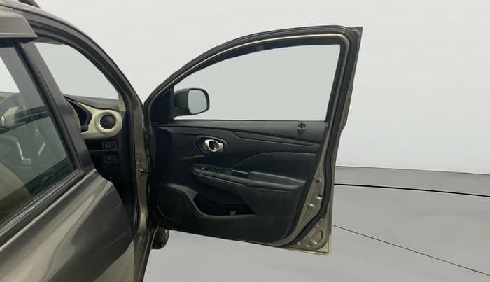 2020 Datsun Go Plus T, Petrol, Manual, 18,683 km, RHS Front Door