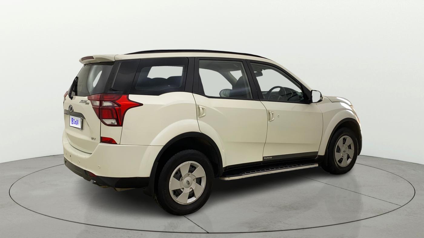 2018 Mahindra XUV500 W7, Diesel, Manual, 81,666 km, Right Back Diagonal
