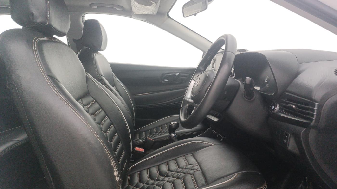 2022 Hyundai NEW I20 ASTA 1.2 MT, Petrol, Manual, 43,102 km, Right Side Front Door Cabin