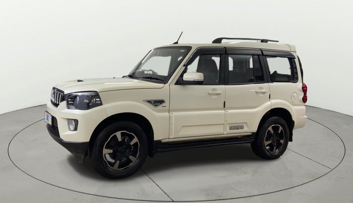 2021 Mahindra Scorpio S9, Diesel, Manual, 82,186 km, Left Front Diagonal