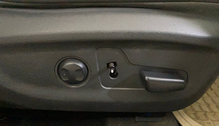 2018 Hyundai New Elantra 2.0 SX(O) AT PETROL, Petrol, Automatic, 58,002 km, Driver Side Adjustment Panel