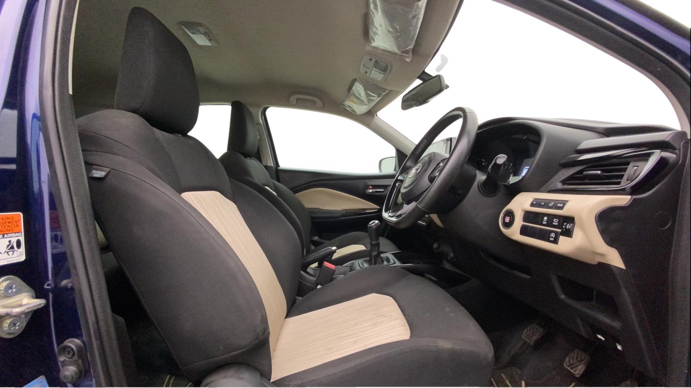 2022 Toyota Glanza V, Petrol, Manual, 48,063 km, Right Side Front Door Cabin