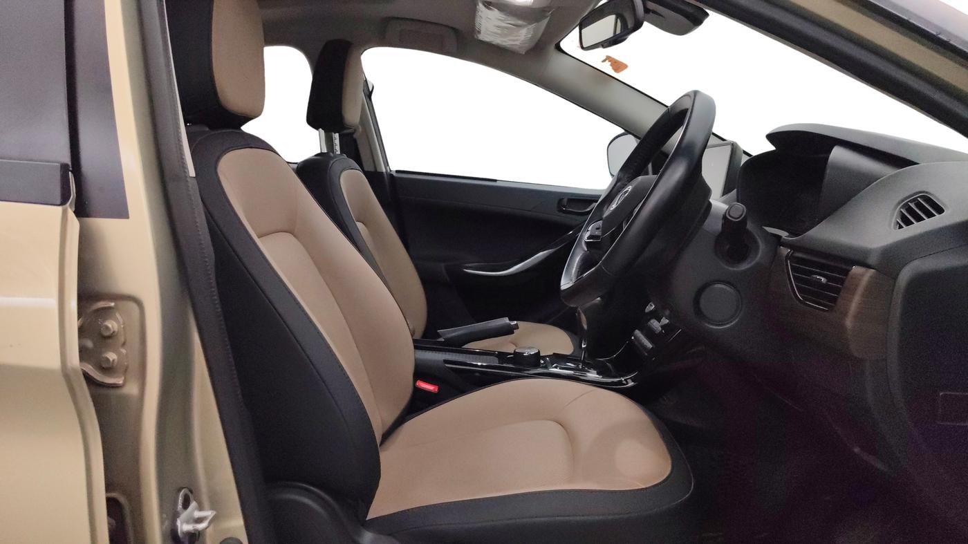 2022 Tata NEXON XZA PLUS (PREMIUM) KAZIRANGA DIESEL, Diesel, Automatic, 23,508 km, Right Side Front Door Cabin