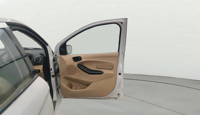 2015 Ford Figo Aspire TITANIUM 1.2 PETROL, Petrol, Manual, 51,631 km, RHS Front Door