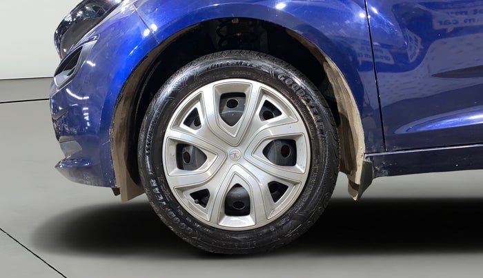 2024 Tata ALTROZ XM PLUS PETROL, Petrol, Manual, 9,185 km, Left Front Wheel