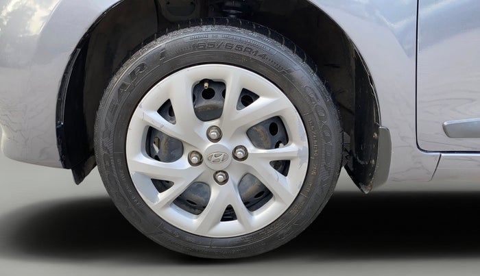 2017 Hyundai Grand i10 SPORTZ (O) 1.2 KAPPA VTVT, Petrol, Manual, 72,997 km, Left Front Wheel