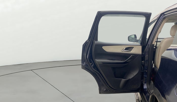 2022 Mahindra XUV700 AX 7 D AT AWD 7 STR, Diesel, Automatic, 1,18,927 km, LHS Rear Door