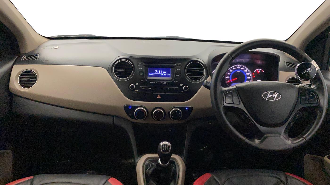 2016 Hyundai Grand i10 ASTA (O) 1.2 KAPPA VTVT, Petrol, Manual, 42,667 km, Dashboard