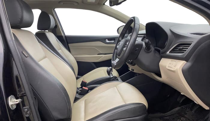 2018 Hyundai Verna 1.6 VTVT SX O, Petrol, Manual, 37,742 km, Right Side Front Door Cabin