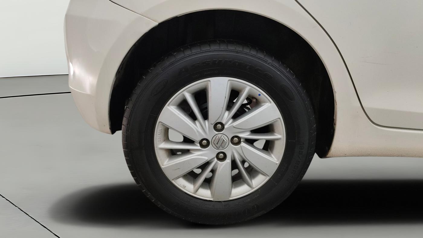 2017 Maruti Swift ZDI, Diesel, Manual, 85,357 km, Right Rear Wheel