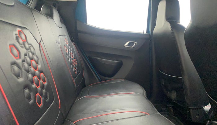 2020 Renault Kwid RXT 1.0 AMT (O), Petrol, Automatic, 35,456 km, Right Side Rear Door Cabin