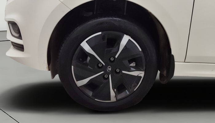 2025 Tata Tiago XZA, Petrol, Automatic, 1,702 km, Left Front Wheel