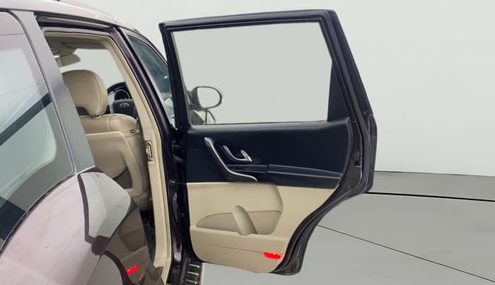 2016 Mahindra XUV500 W10 AWD AT, Diesel, Automatic, 91,250 km, RHS Rear Door