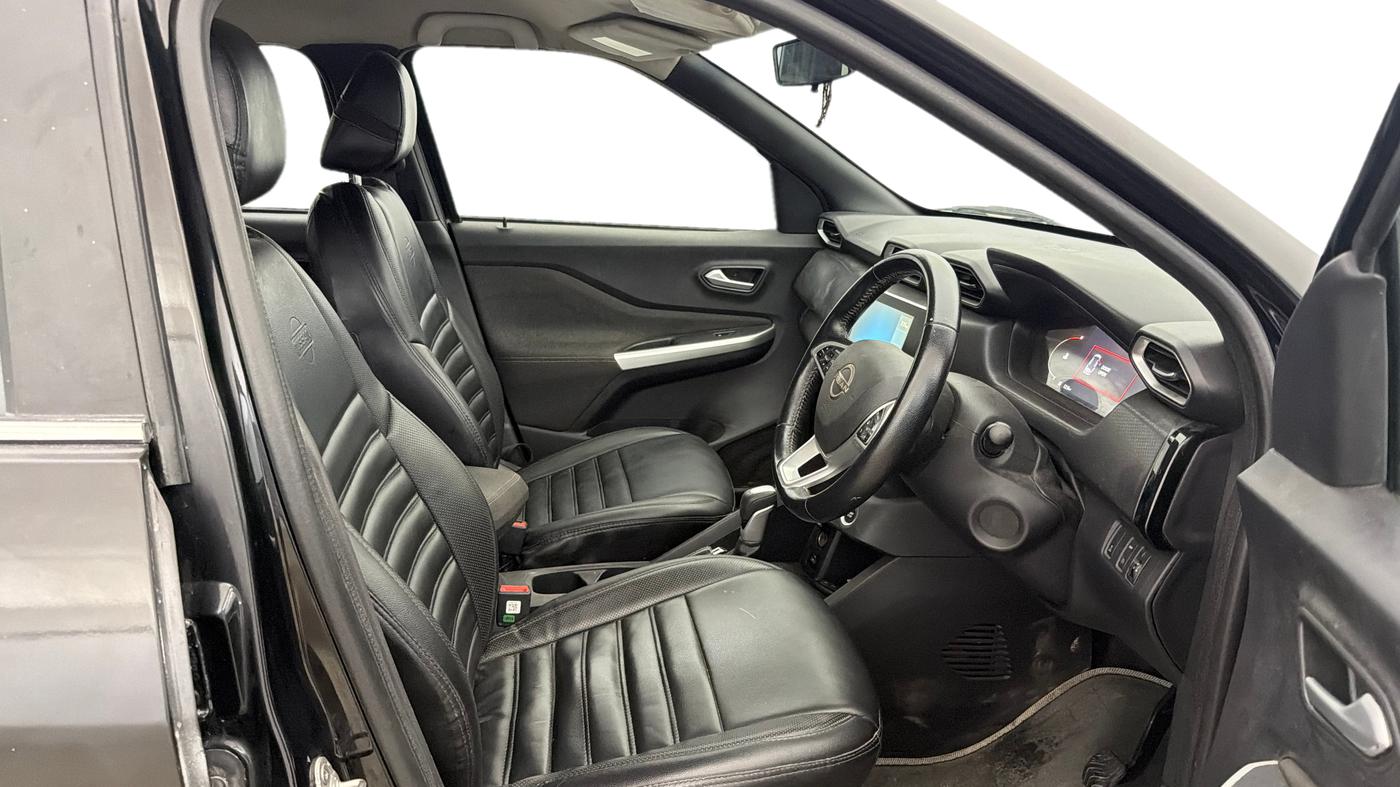 2022 Nissan MAGNITE XV PREMIUM TURBO CVT, Petrol, Automatic, 37,676 km, Right Side Front Door Cabin