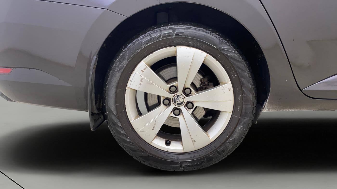 2018 Skoda Superb STYLE 1.8 TSI AT, Petrol, Automatic, 77,473 km, Right Rear Wheel