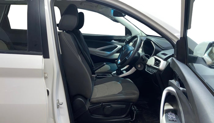 2021 MG HECTOR PLUS SUPER 1.5 PETROL TURBO HYBRID MT 7-STR, Petrol, Manual, 30,423 km, Right Side Front Door Cabin