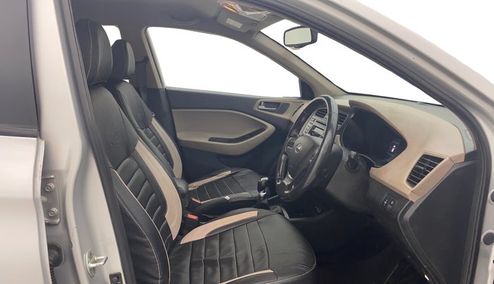 2015 Hyundai Elite i20 ASTA 1.2 (O), Petrol, Manual, 34,343 km, Right Side Front Door Cabin