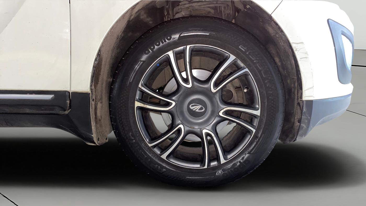 2020 Mahindra MARAZZO M 6 + 8 STR, Diesel, Manual, 87,670 km, Right Front Wheel