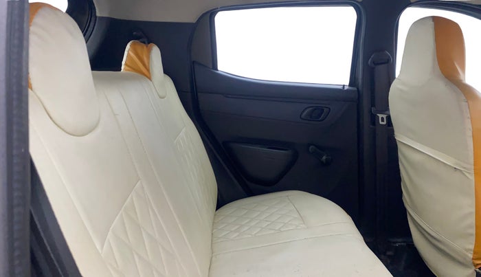 2016 Renault Kwid RXT 0.8, Petrol, Manual, 33,173 km, Right Side Rear Door Cabin