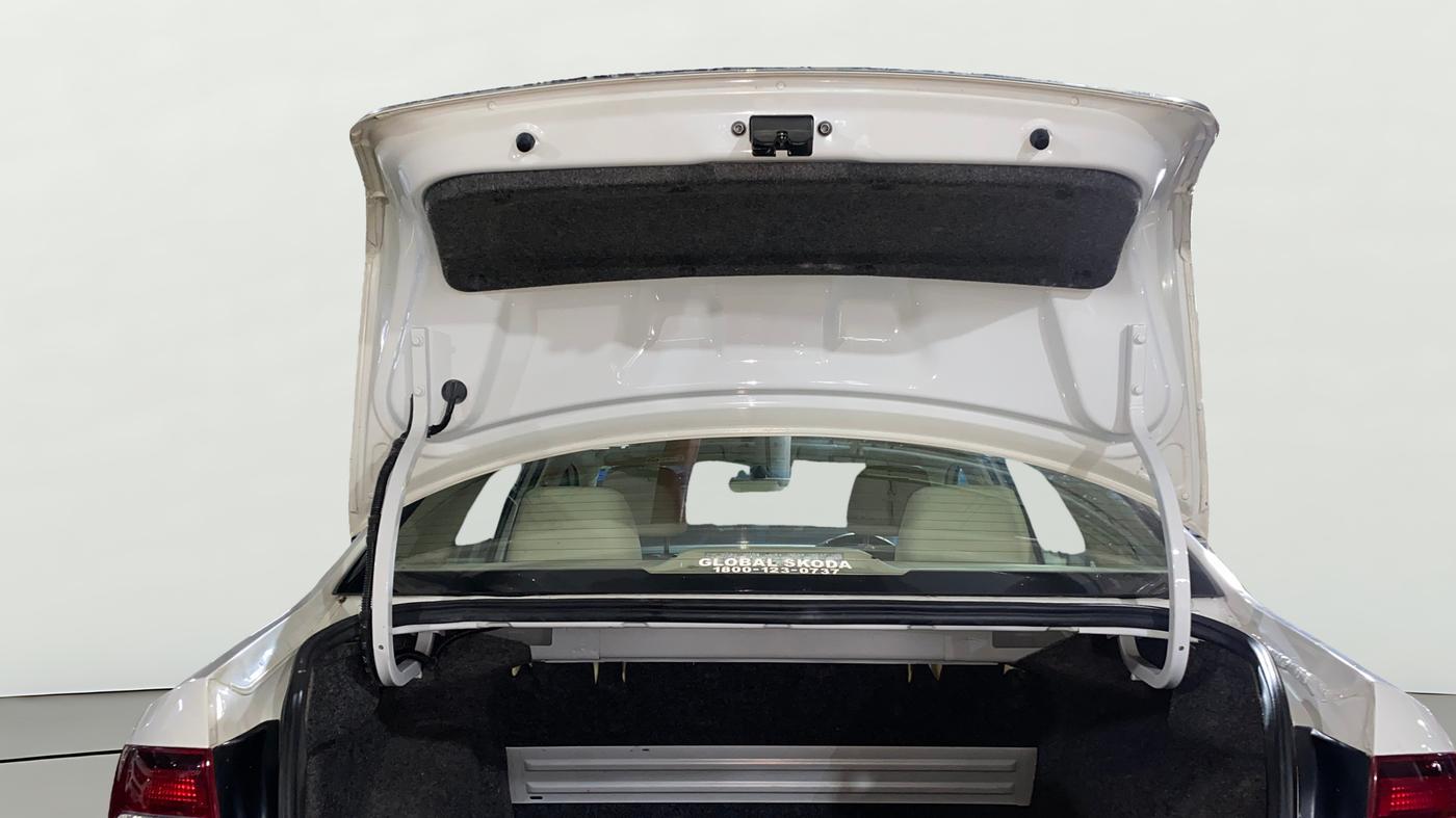 2019 Skoda Rapid STYLE 1.6 MPI AT, Petrol, Automatic, 10,242 km, Boot Door Open