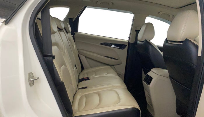 2022 MG HECTOR SHARP 2.0 DIESEL, Diesel, Manual, 94,525 km, Right Side Rear Door Cabin