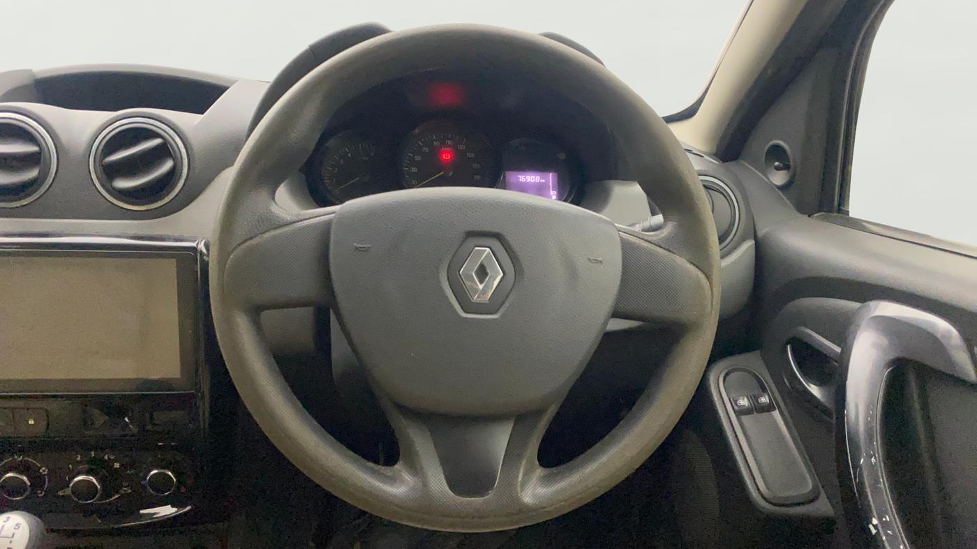 2015 Renault Duster 85 PS RXE DIESEL, Diesel, Manual, 77,065 km, Steering Wheel Close Up