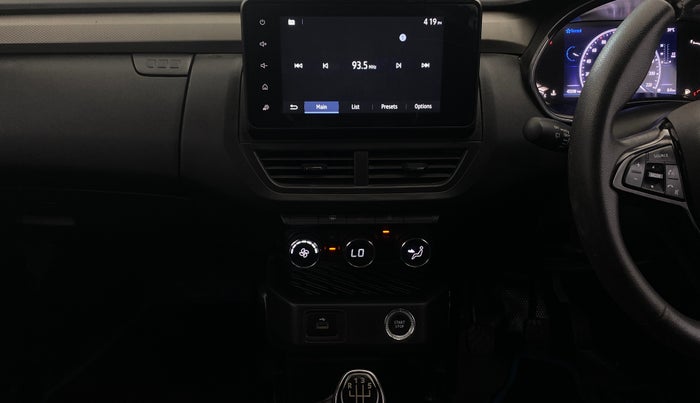 2022 Renault Kiger RXZ MT DUAL TONE, Petrol, Manual, 43,205 km, Air Conditioner