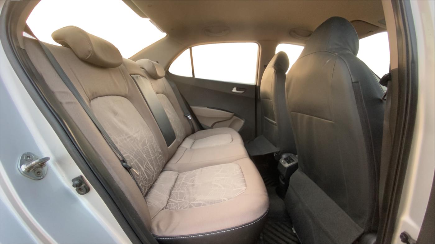 2014 Hyundai Xcent S 1.2, Petrol, Manual, 1,29,125 km, Right Side Rear Door Cabin