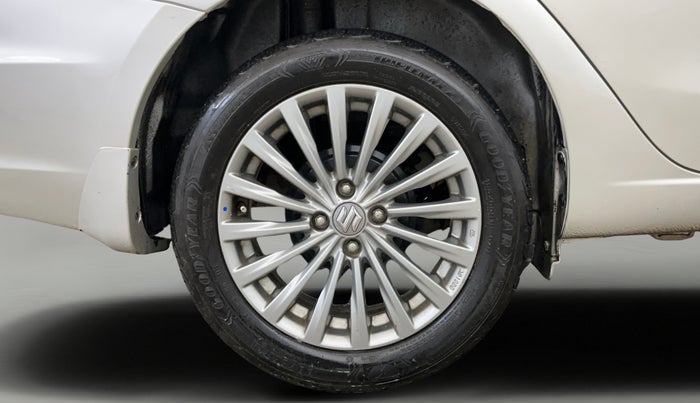 2016 Maruti Ciaz ZXI+ AT, Petrol, Automatic, 88,451 km, Right Rear Wheel
