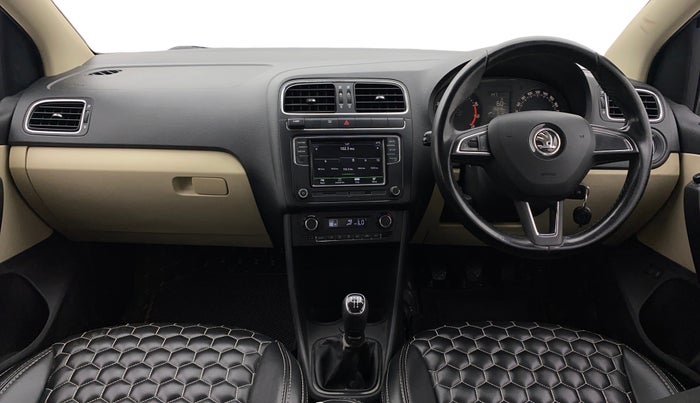 2017 Skoda Rapid STYLE 1.6 MPI, Petrol, Manual, 1,26,040 km, Dashboard