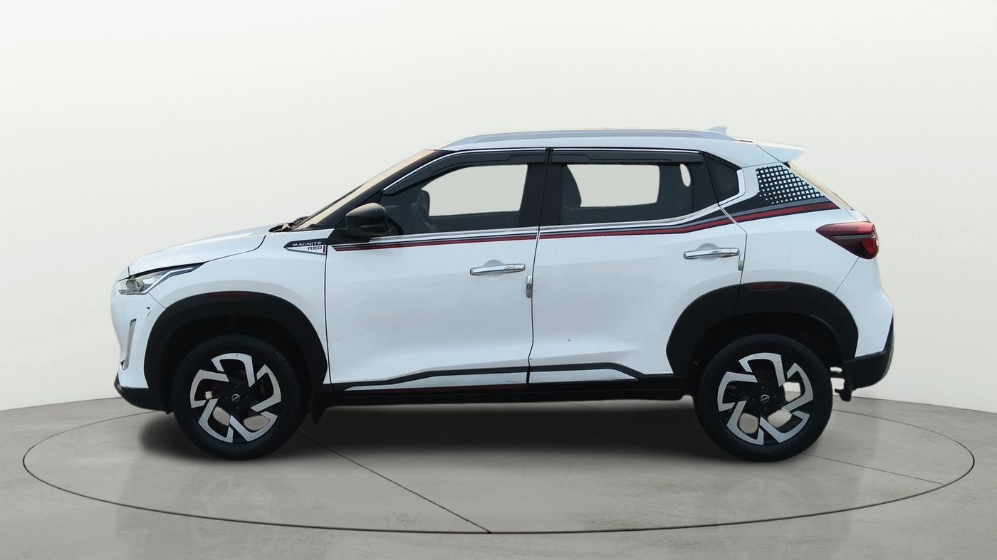 2022 Nissan MAGNITE XV RED EDITION, Petrol, Manual, 1,10,701 km, Left Side